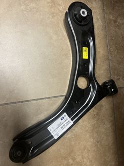 Hyundai Elantra 21-24 Passenger Side Front Lwr Control Arm