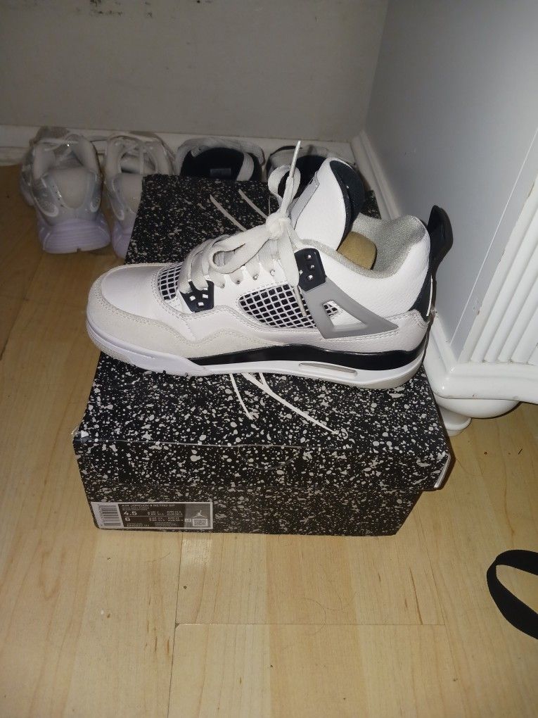 Air Jordan's 4 Retro Sp