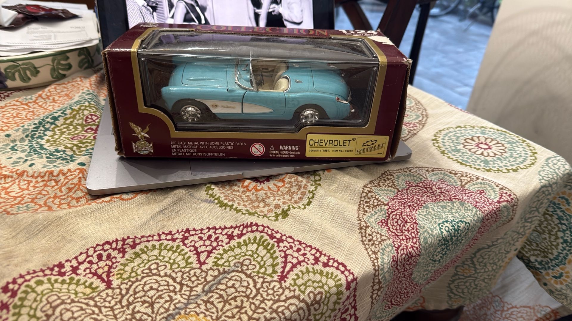 corvette 1957 1:24 die cast metal