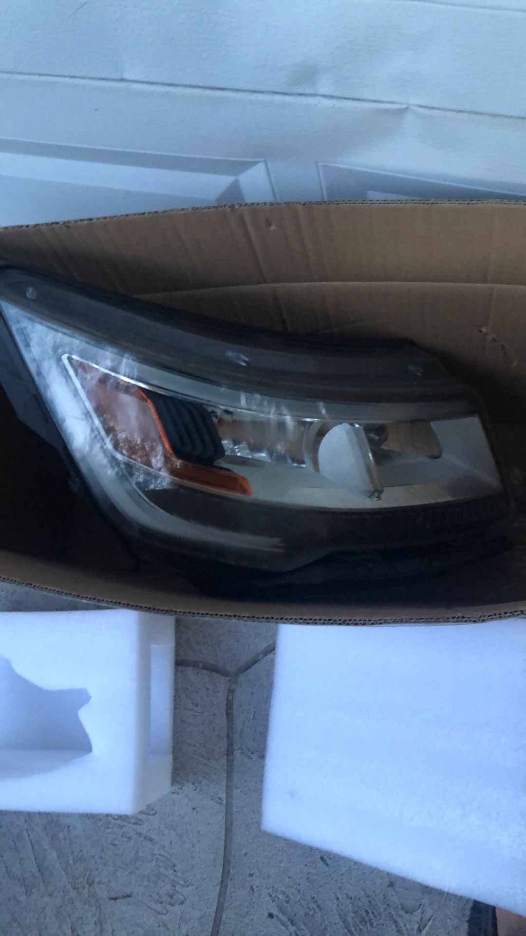 2016-2019 Explorer Passenger Headlight 