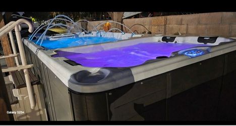 Swimspa Hot Tub Jacuzzi