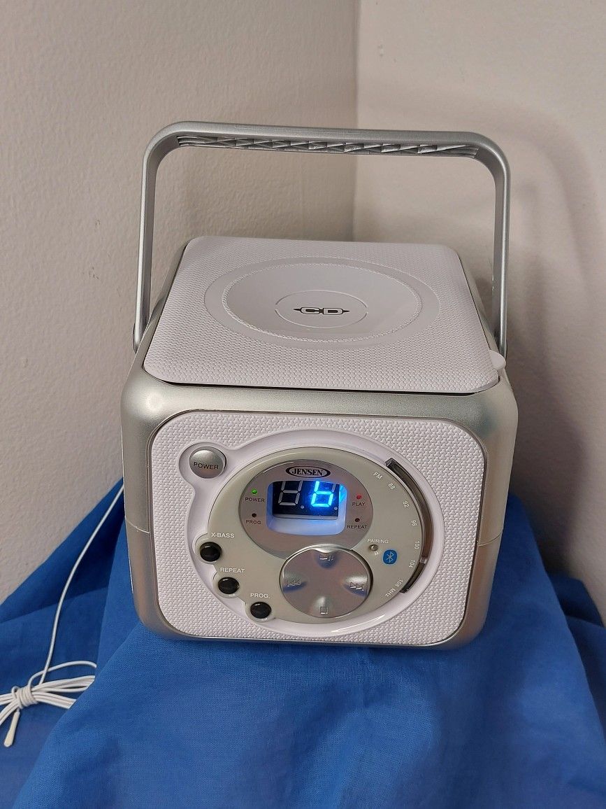 Jensen CD-555 Boombox Bluetooth CD Player FM Radio Portable Music Player