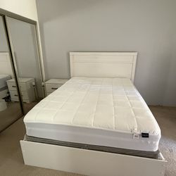 Queen Size Bed 