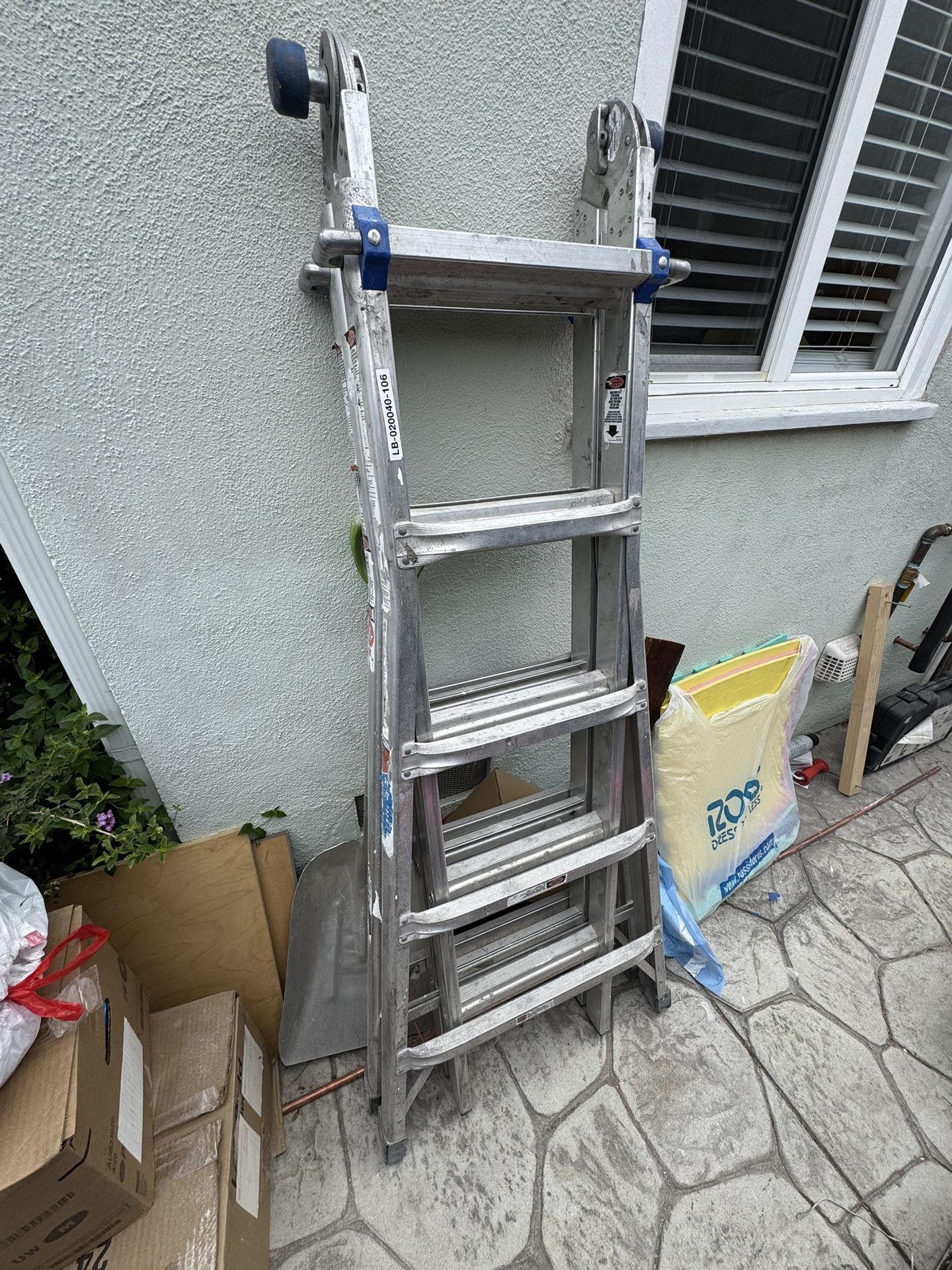 Wernier 22’ Aluminum Ladder