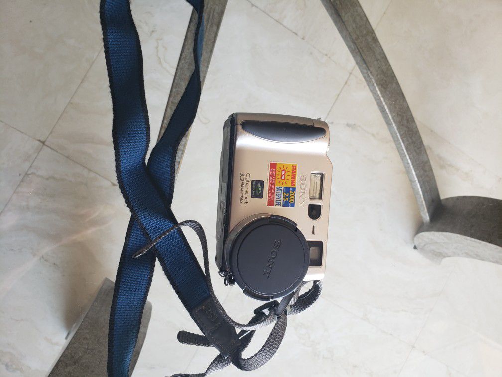 Sony Cybershot DSCH5 Camera 