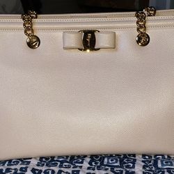 Salvatore FerragamoMeLike Vara Medium Tote Bag

