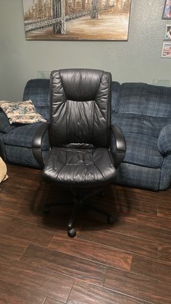 itle: Black High-Back Executive Office Chair - Fully Functional