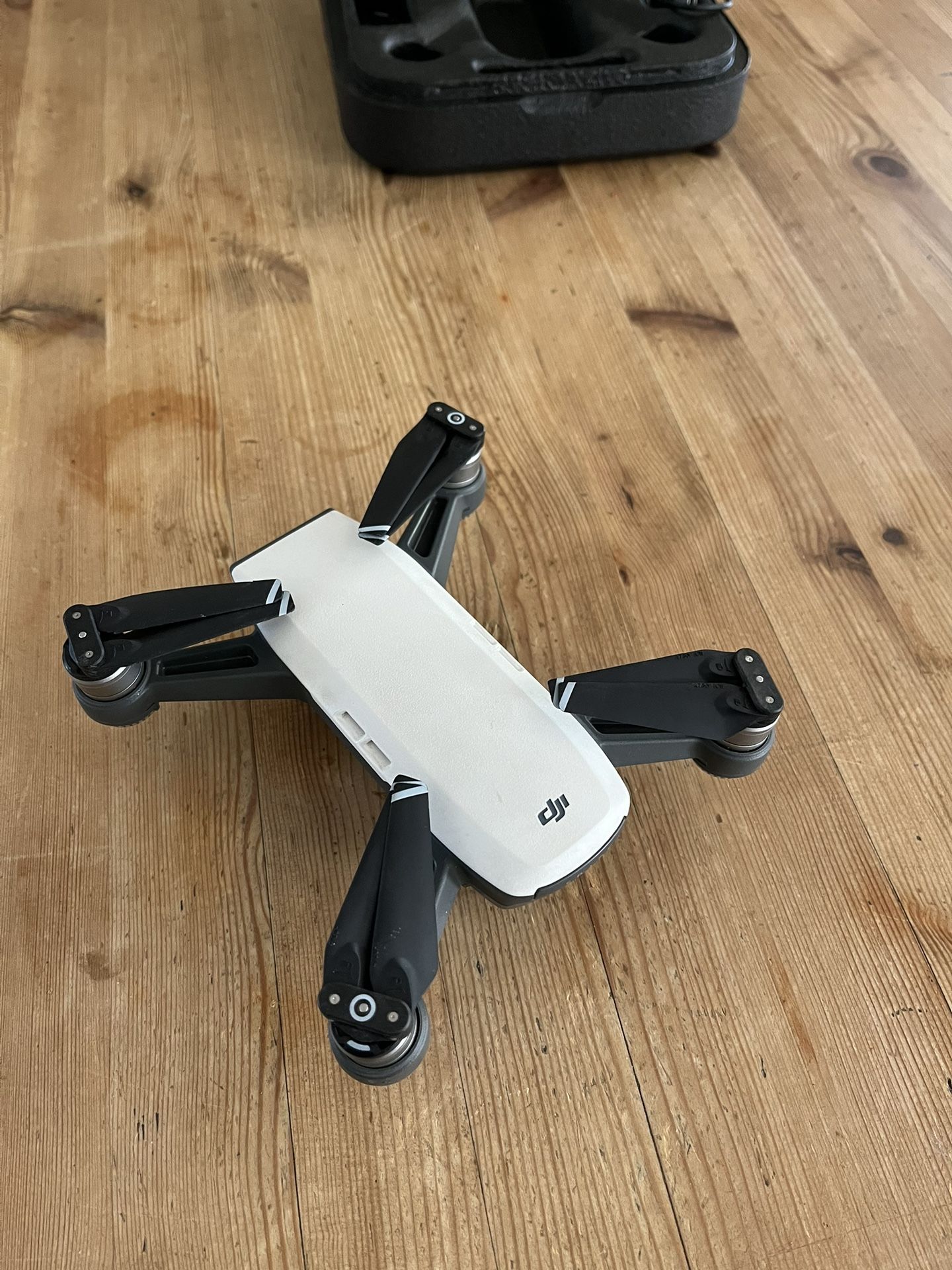 DJI SPARK SPARK GL100A Excellent Condition!