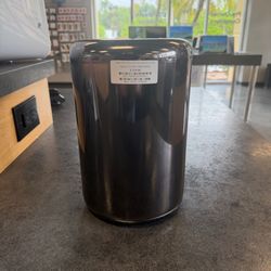 Apple Mac Pro (2013) – 6-Core – 64GB RAM – 512GB SSD – Dual D500 Graphics