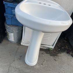 Pedestal Bathroom Sinks