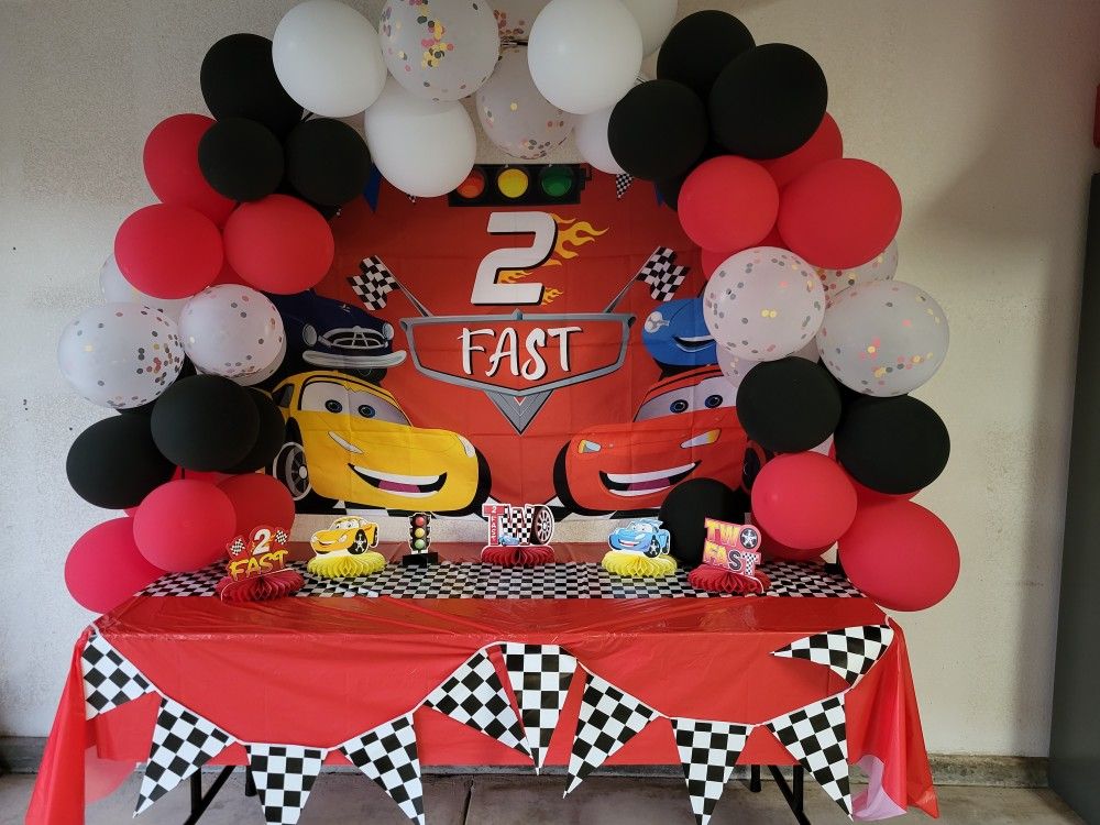 DISNEY PIXAR 2FAST CARS BIRTHDAY PARTY DECORATIONS