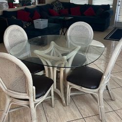 Dining Table And 4 Chairs 
