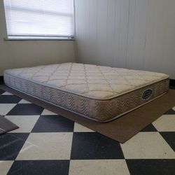 Full size mattress - can DELIVER almost anywhere for $20 extra - please see all photos and read everything 🙂