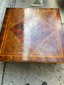 Mesa de madera para sala
