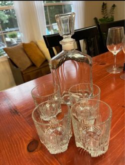 Bormioli Rocco Capitol Glass Decanter 23.75 oz w/4 Bormioli Rocco Selecta Italian Whiskey Glasses