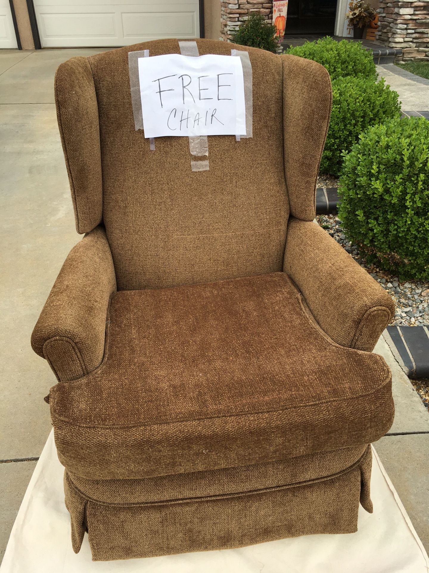Free Recliner Armchair-HURRY BEFORE THE RAIN COMES