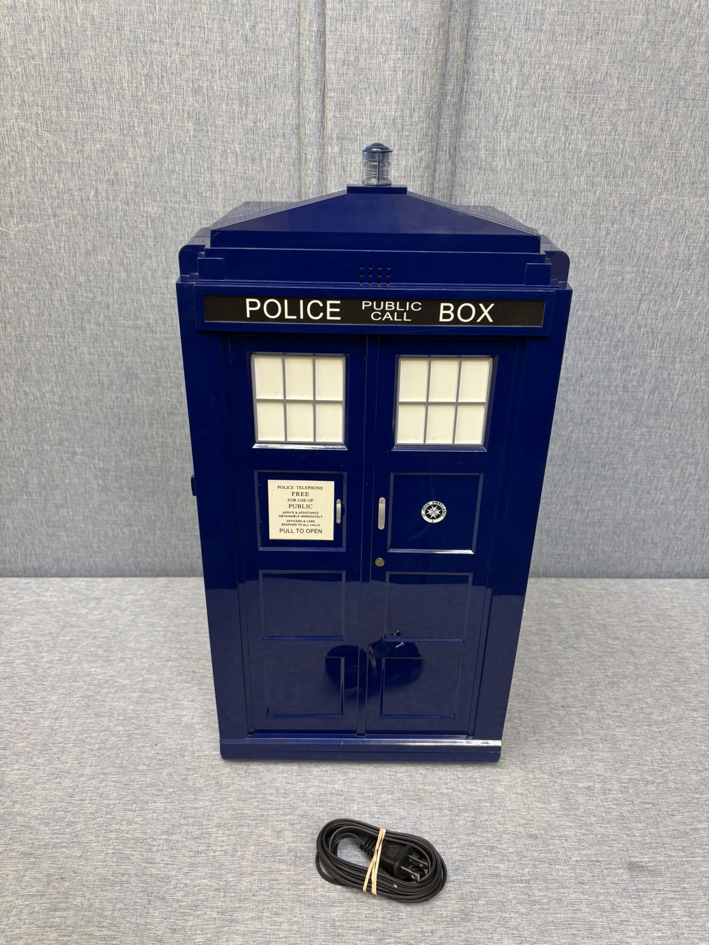 Doctor Who Plastic 12L TARDIS Mini Fridge Cooler