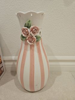 Ceramic flower vase