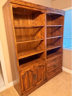 Beautiful Solid Oak Entertainment Center / Wall Unit – Excellent Condition