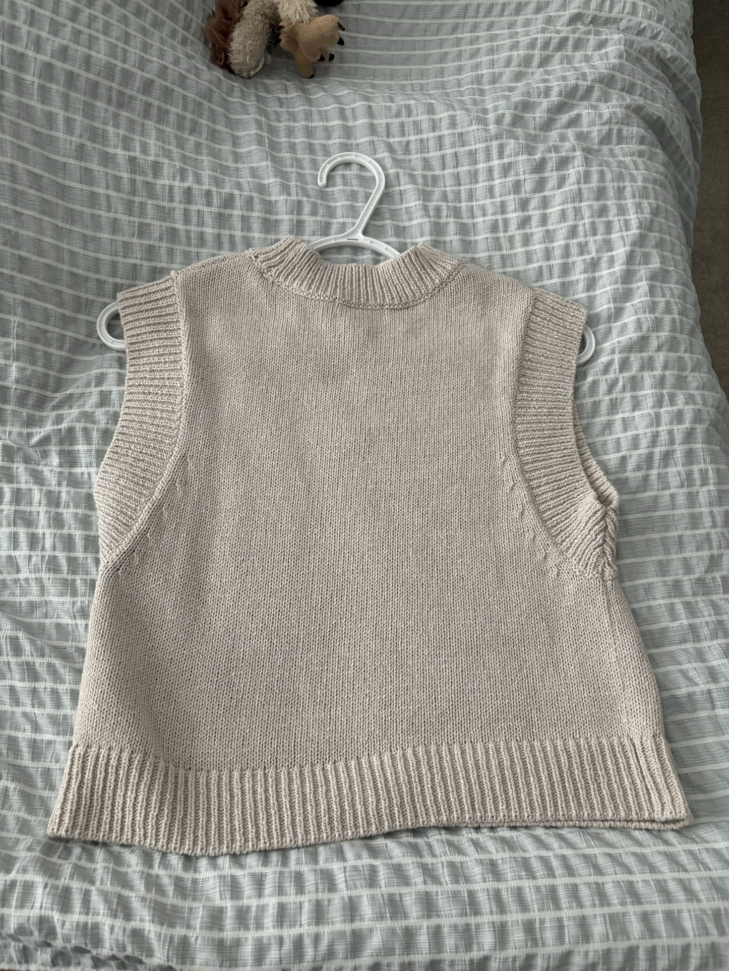 H&M sweater vest