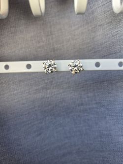 Moissanite Stud Earrings 925 Silver w/ 14K Gold Plating – Diamond Look ✨