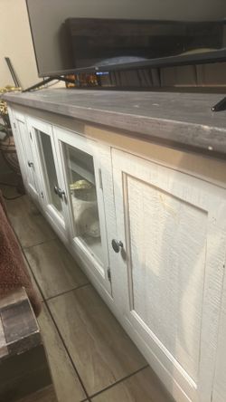 Tv stand