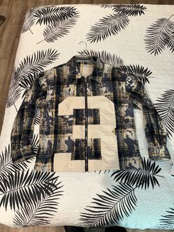 Long sleeve zip up size large