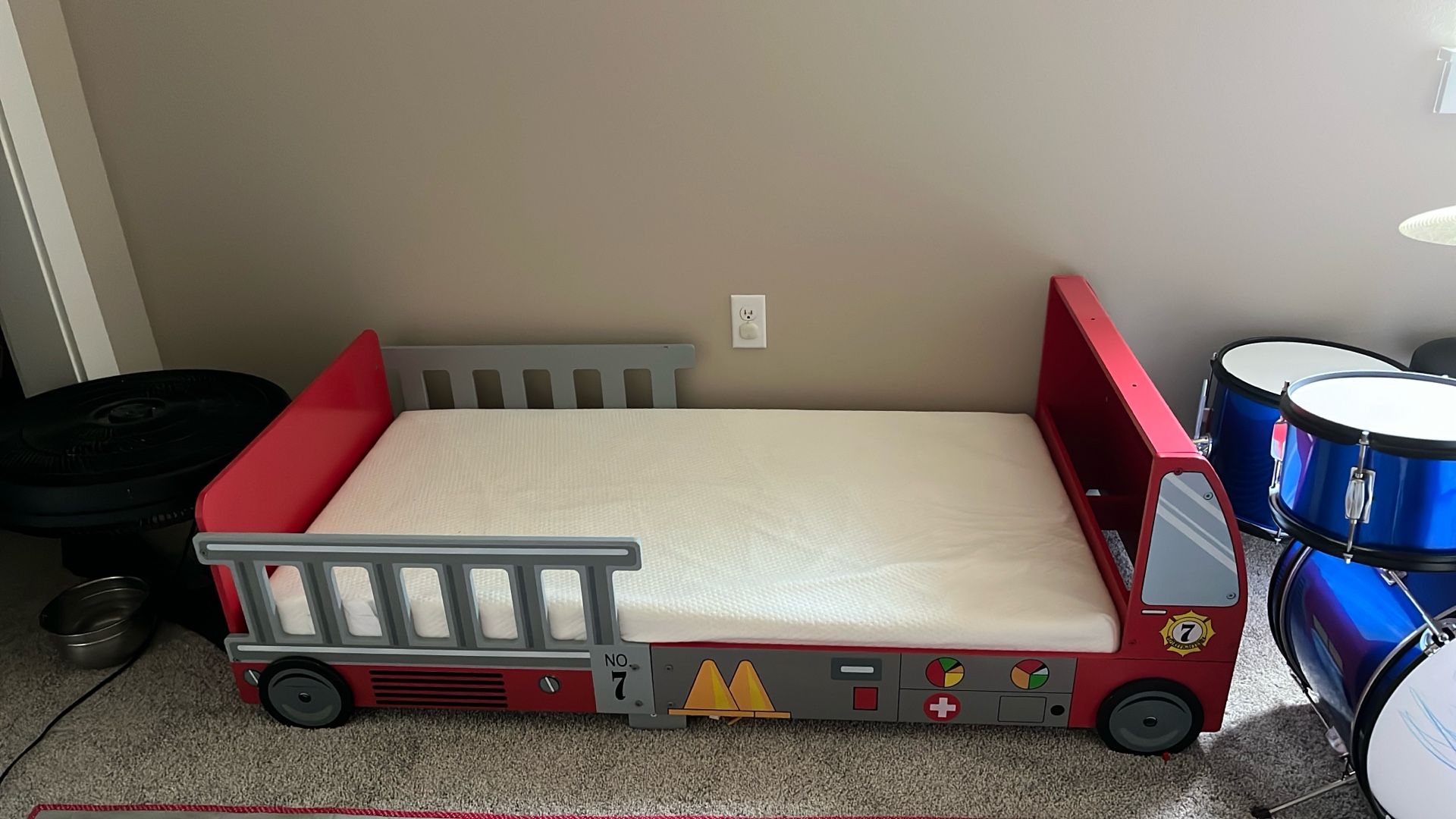 Kids Fire Truck Bed