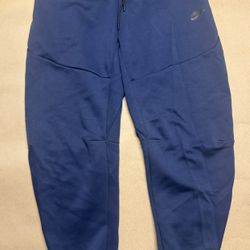 Nike Tech Fleece Pants size XL Extra Large Slim Fit Taper Leg NEW!