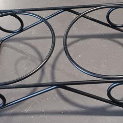 BLACK WROUGHT IRON PET DISH