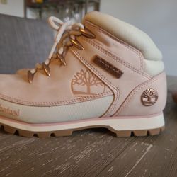 Brand NEW Timberland Pink Carnaby Suede

