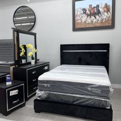 Queen Bedroom Set ‼️ Only $799‼️