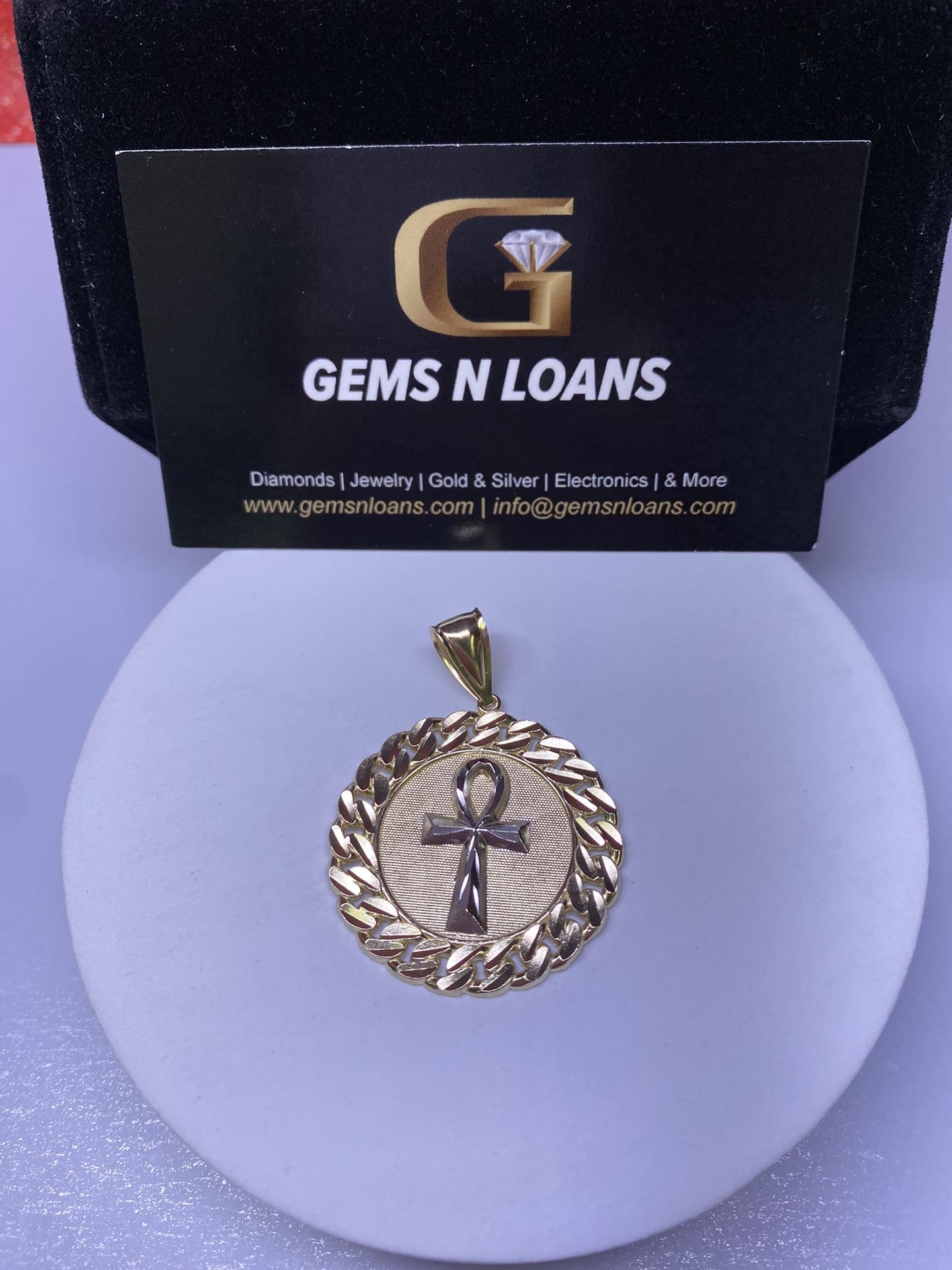 10k Ankh Medallion Pendant