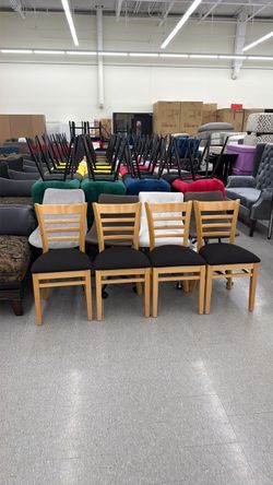 STORE CLOSING DINING CHAIRS SET OF 4