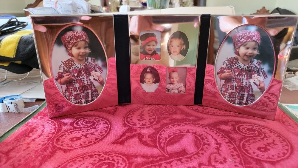 Tri Fold VELVET & SILVER PHOTO FRAME
