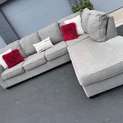 Amazing Condition Gray Sectional Couch !!