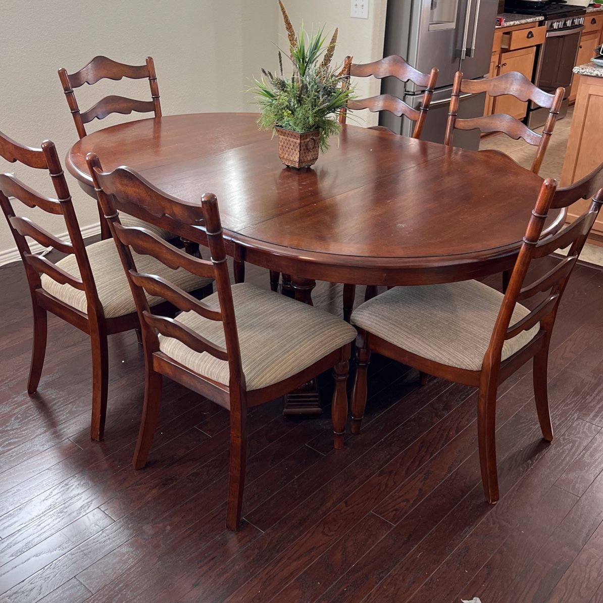 Dining Table and 6 Chairs  71x47 Inches