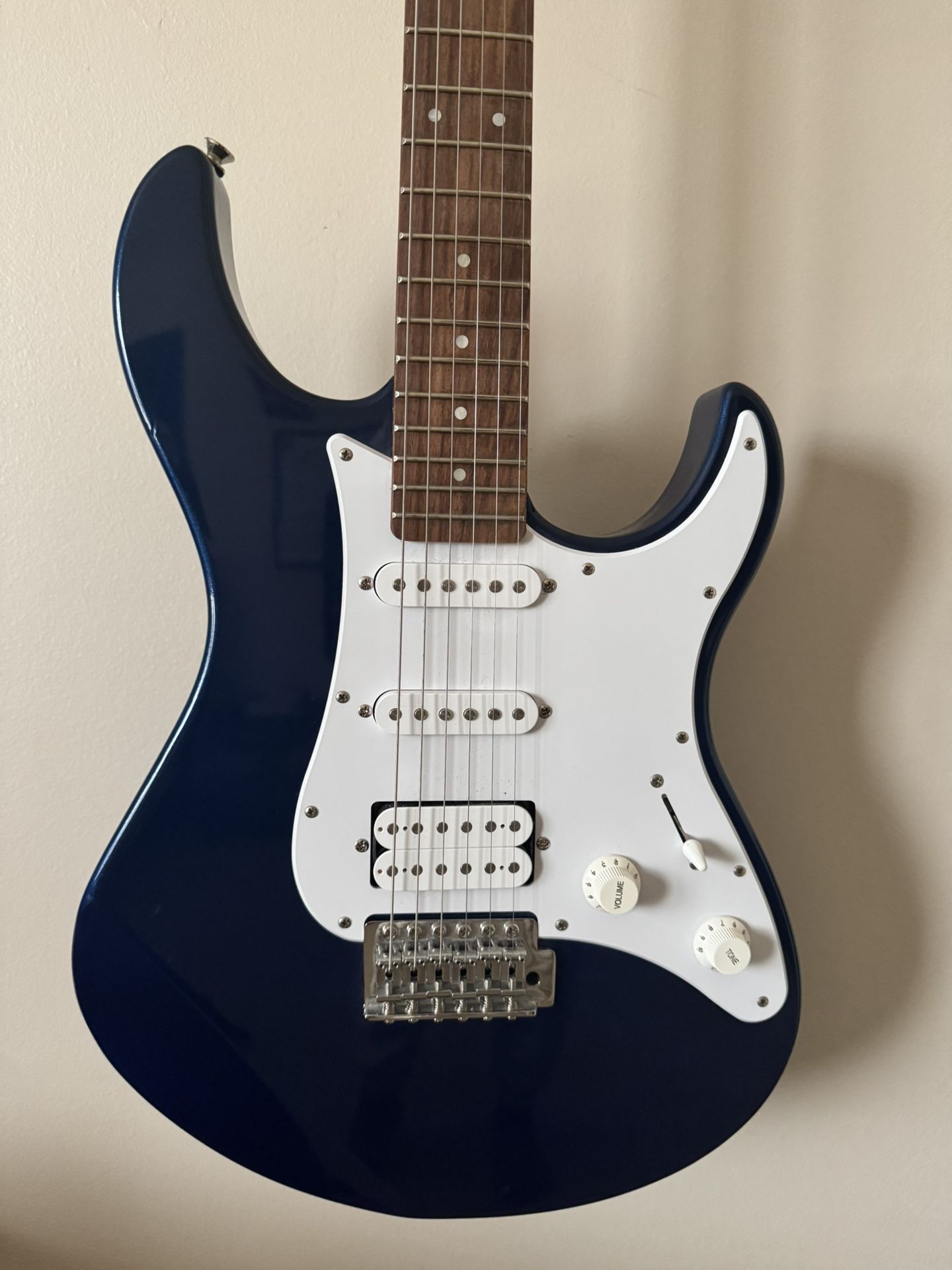 Yamaha Pacifica PAC012 Electric Guitar