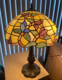 Vintage Style Tiffany Lamp