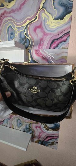 Black shoulder bag