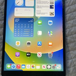 iPad Air 3rd 256gb Cracked Screen. (iPhone 6s 32gb. Unlocked.   T-Mobile att cricket metro PCs Mexico.   Battcracked. Never Repair). Fully Functional 