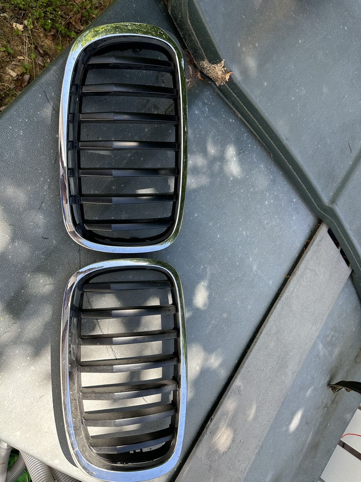 2008-2014 Bmw X6 Front Grille L/R Set ..Black And Chrome