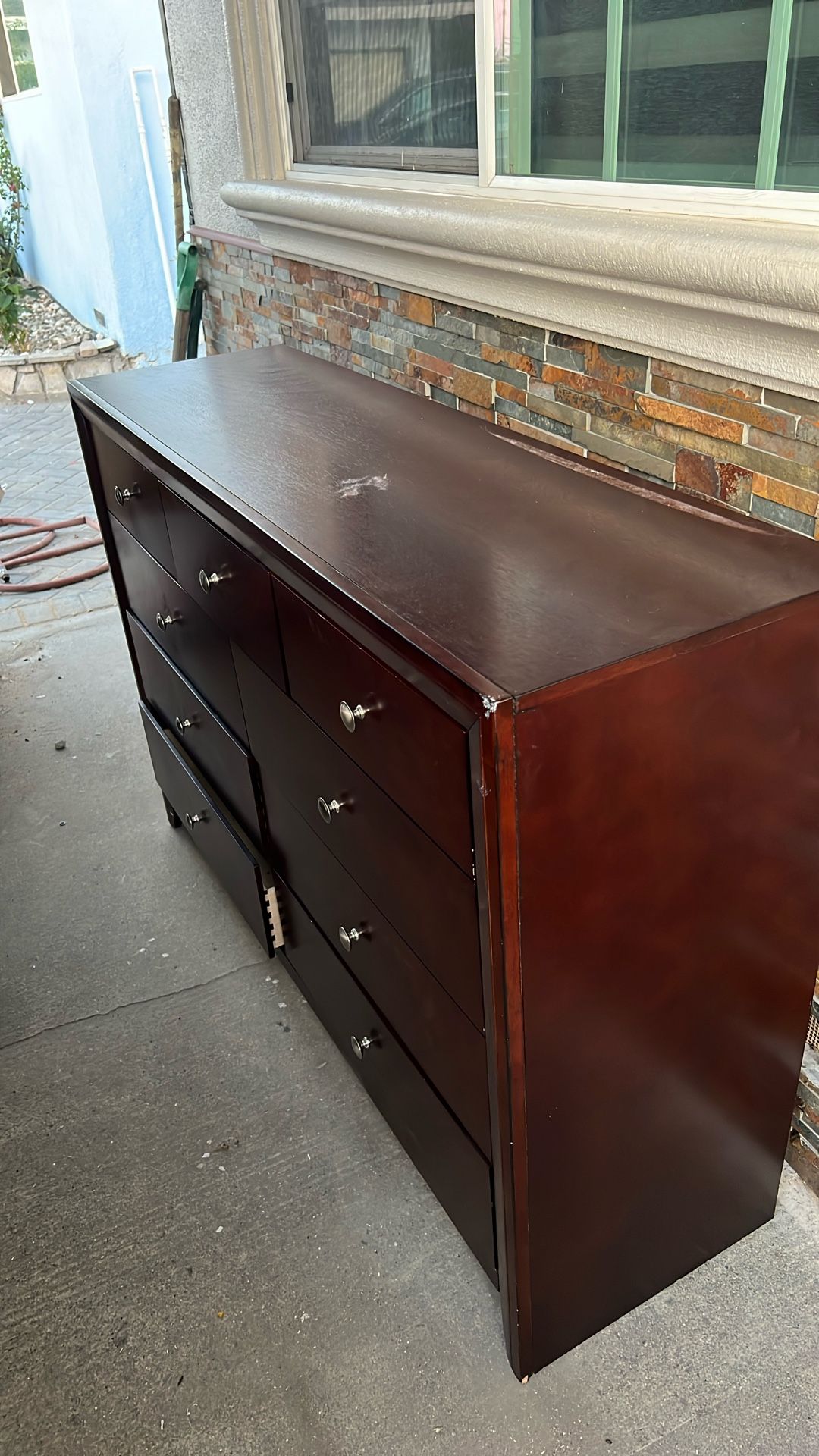 Dresser With Mirror