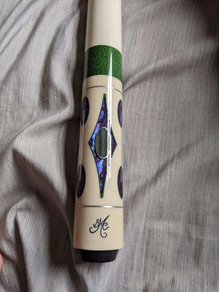 Muecci Custom White Crusher Pool Cue,... 2 Months Old