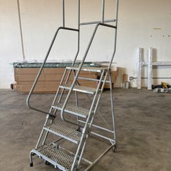 5 Step Uline Ladder With Wheels 