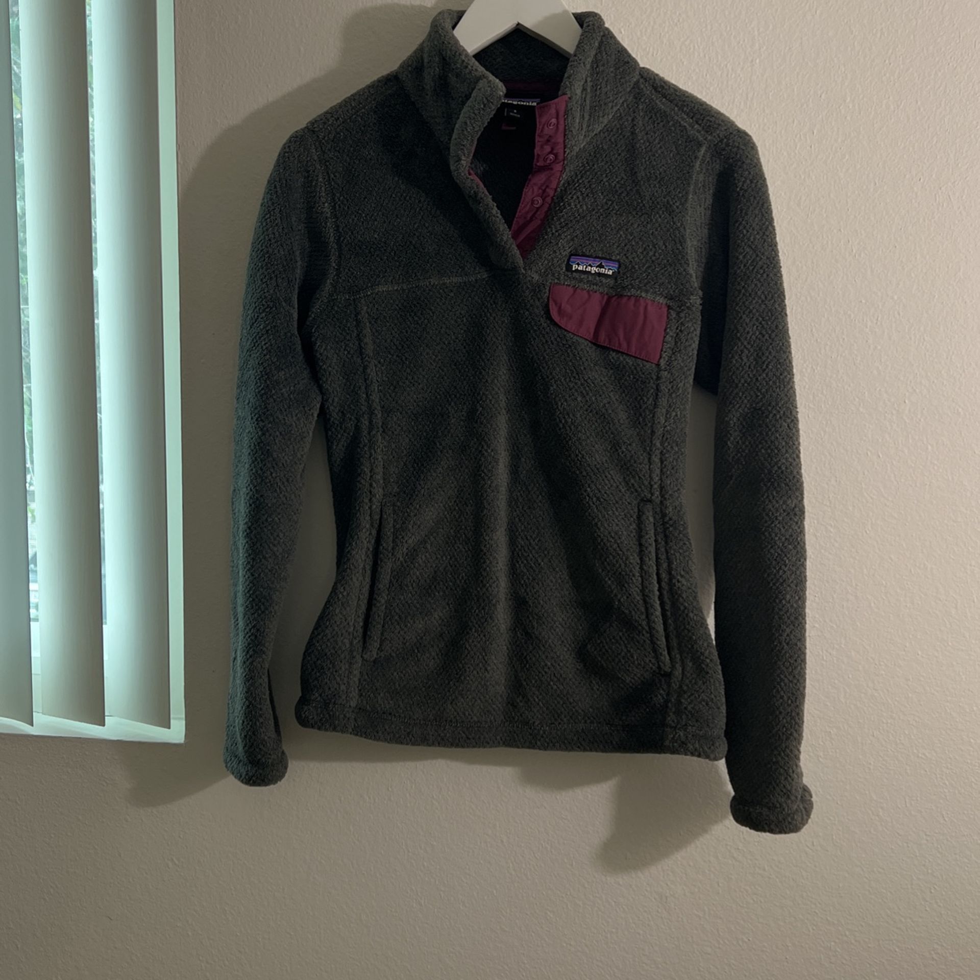 Patagonia Women’s Size S Pullover.