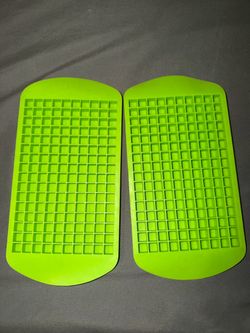 2 Silicone Tiny Ice Cube Trays