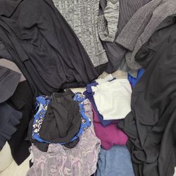 Lot Of 23 Pieces Of Ladies Small, X-small Career Casual Clothing