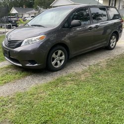 2012 Toyota Sienna