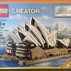 LEGO Creator Expert: Sydney Opera House #10234 New Sealed Box